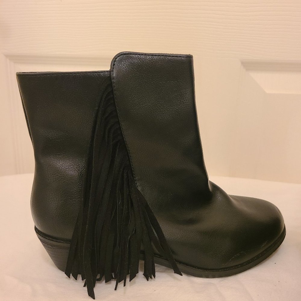 Comfortview Shorty Boots with Suede Fringe 8W